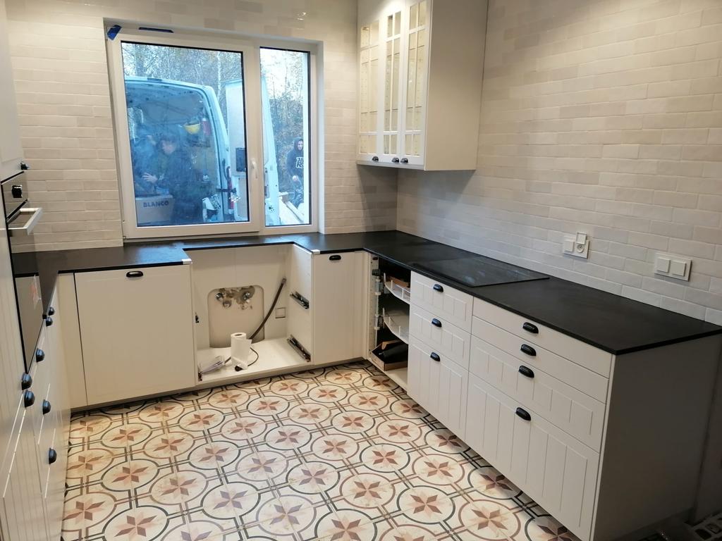 Küchenarbeitsplatte aus schwarzer 20 mm starken Keramik