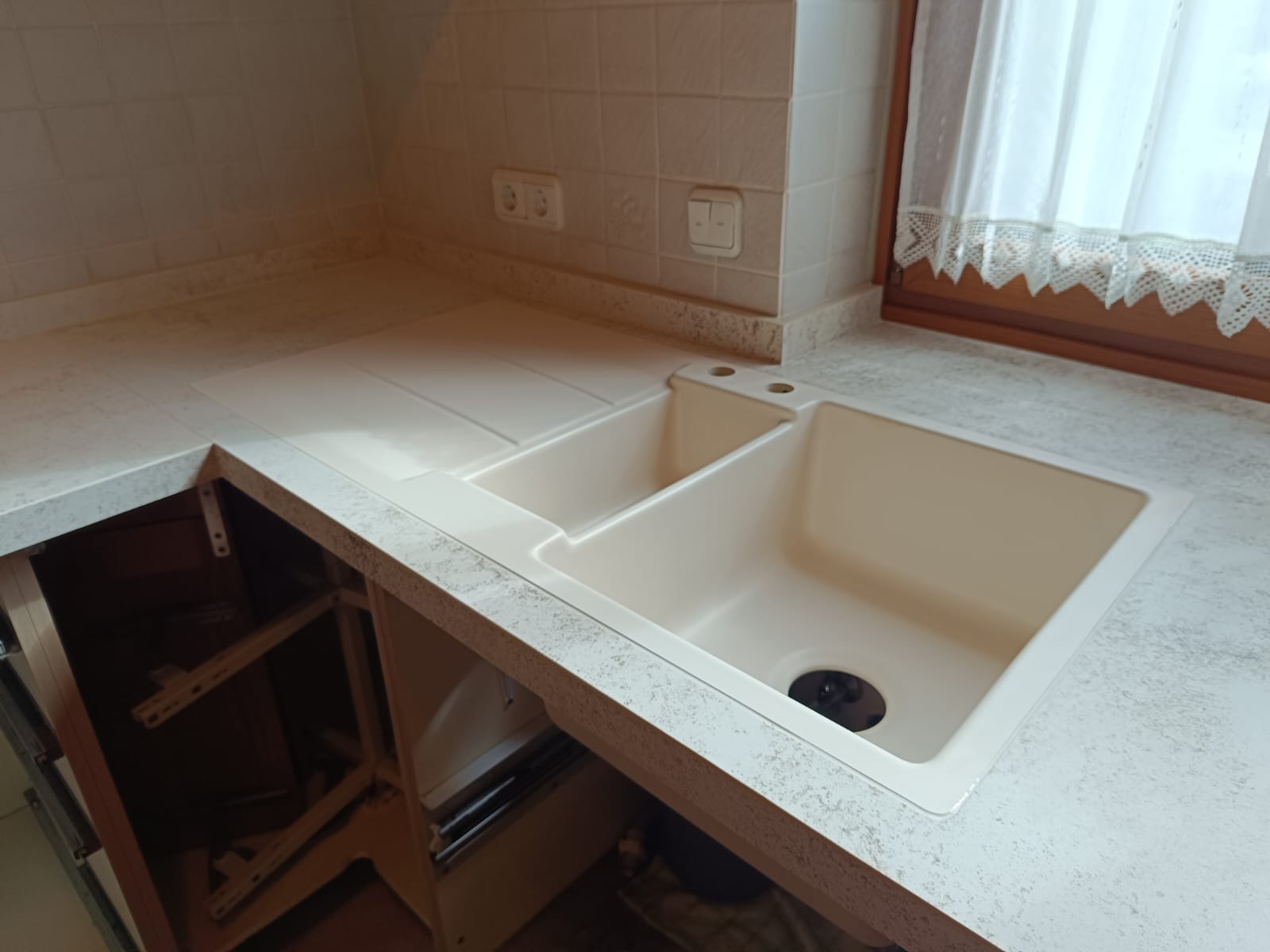 Küchenarbeitsplatte aus einer Keramik Dekton Nilium 20 mm
