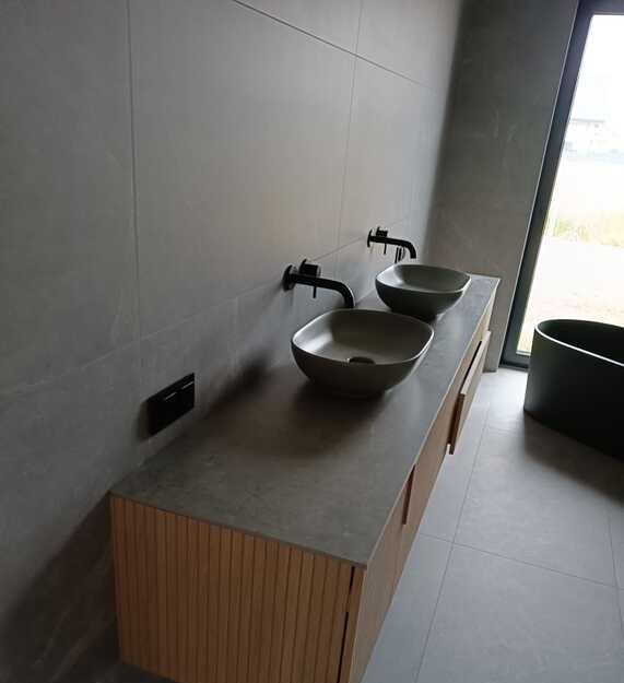 Waschtisch aus Dekton Kreta