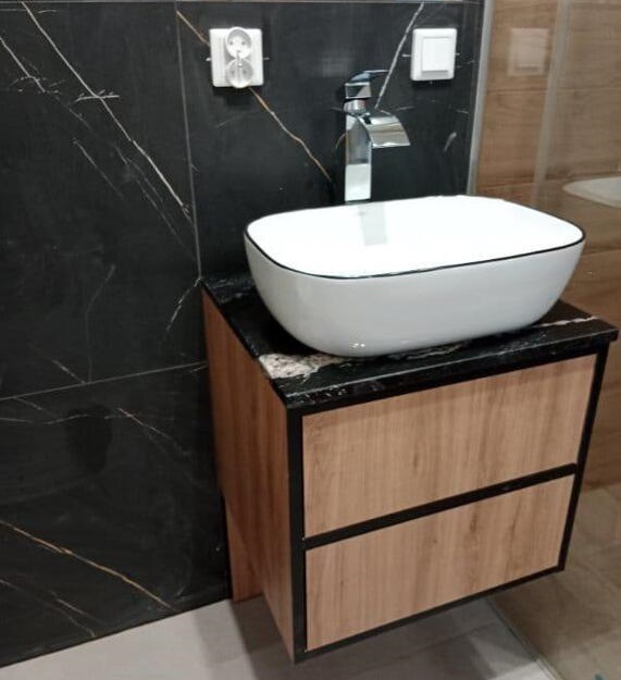 Badezimmerarbeitsplatte aus Granit Via Latea