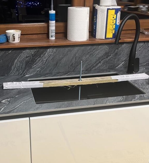 Küchenarbeitsplatten aus Optimum Surfaces Black Tempest