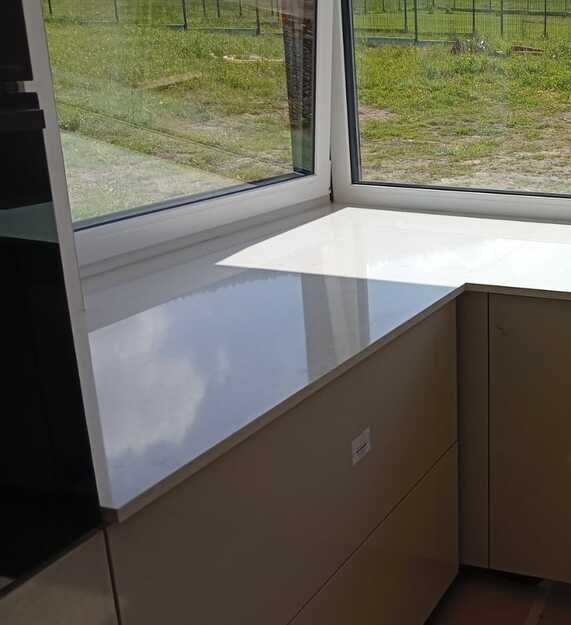 Küchenarbeitsplatten aus Konglomerat Silestone Snowy Ibiza