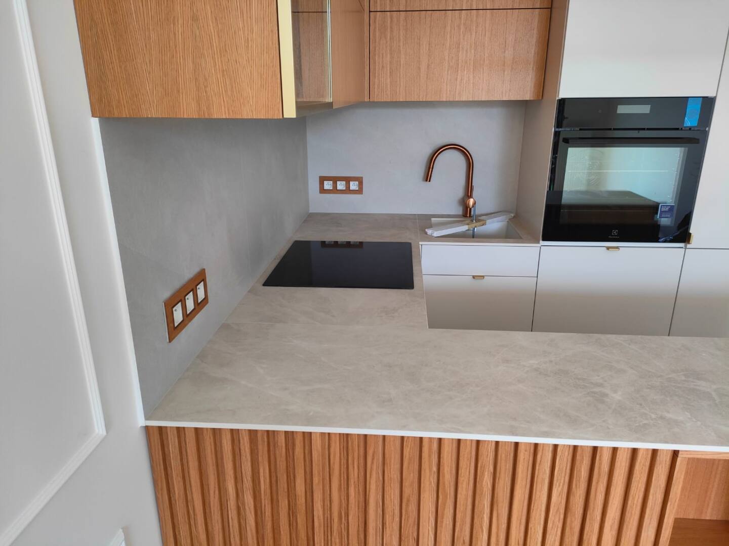 Laminam Diamond Cream küchenarbeitsplatte aus Keramik nach Maß, Weiß, Cremefarben – Matt
