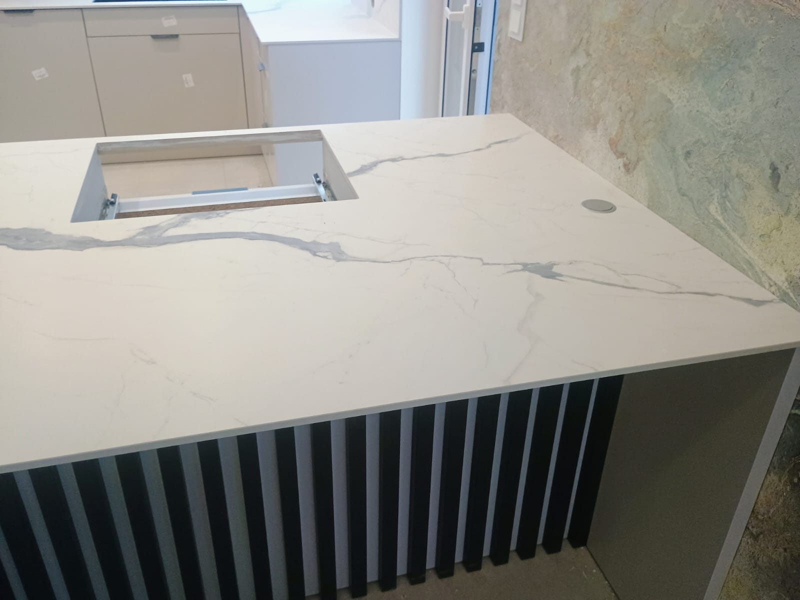 Großkeramikplatten 184 x 330 cm Franko Statuario Elegante für Arbeitsplatte und Verkleidung