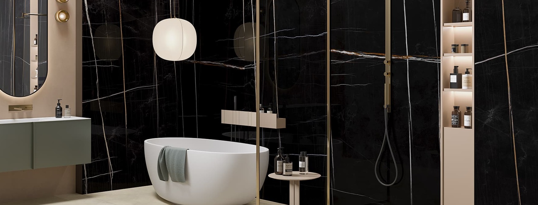 Fugenloses Badezimmer nach Maß mit Großformat-Keramik Franko Sahara Noir Extra