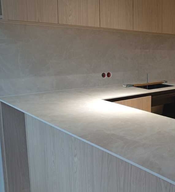 Küchenarbeitsplatten aus Laminam Naturali Diamond Cream