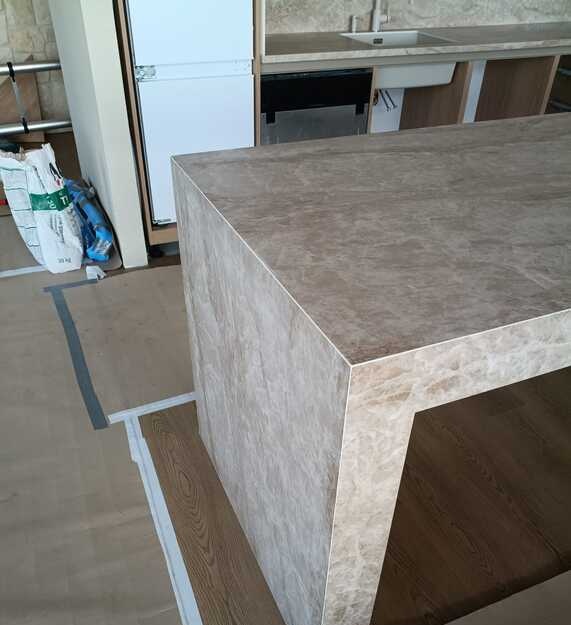 Küchenarbeitsplatten aus Laminam Franko Onyce Argan