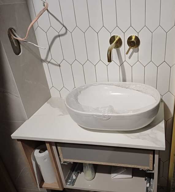 Badezimmerarbeitsplatten aus Laminam Calacatta Michelangelo