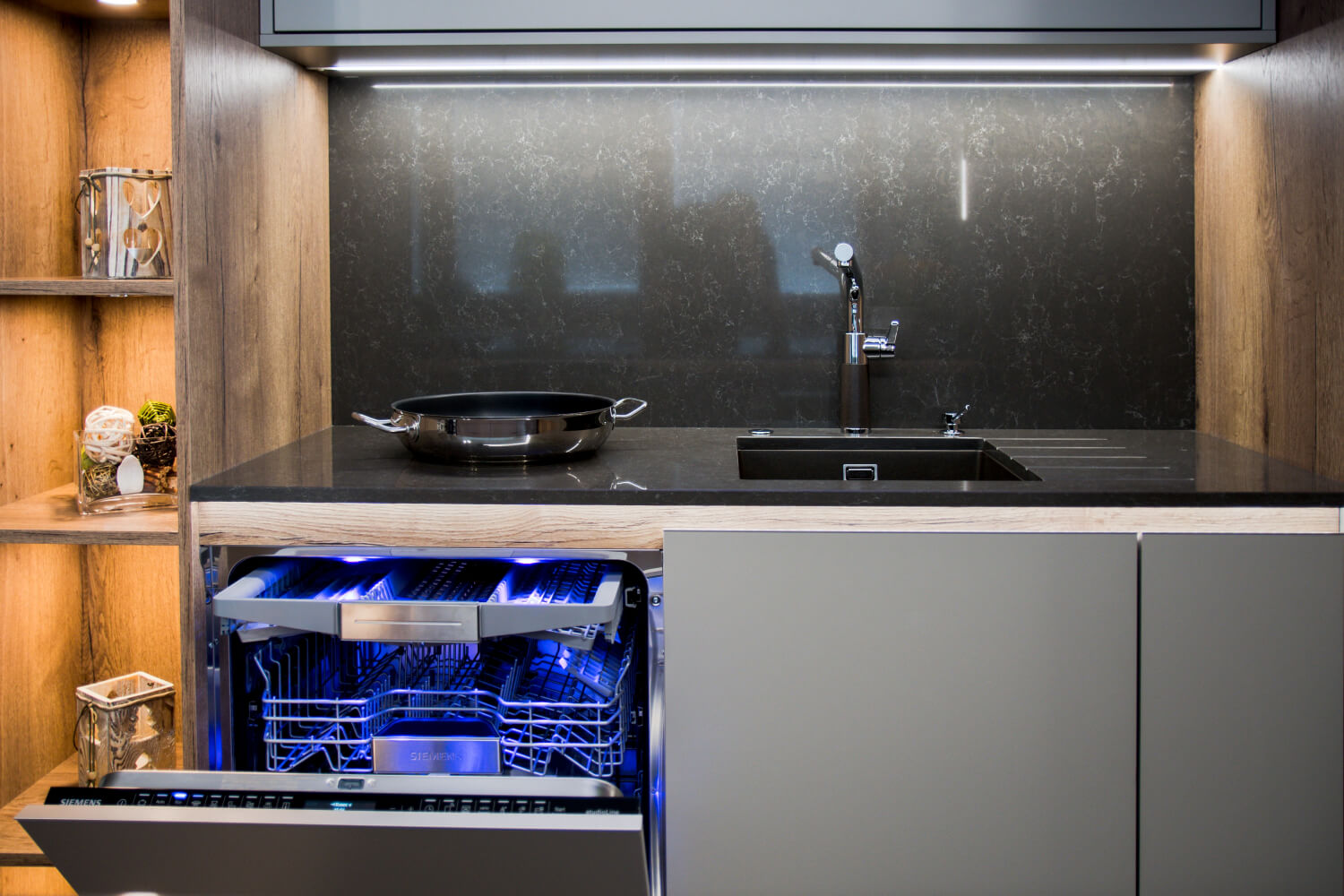 Küchenarbeitsplatte aus Konglomerat nach Maß, Grau – Technistone Noble Pietra Grey - poliert