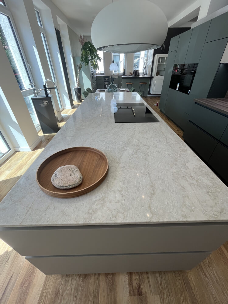 Küchenarbeitsplatte aus Konglomerat nach Maß, Beige – Technistone Glencoe - matt