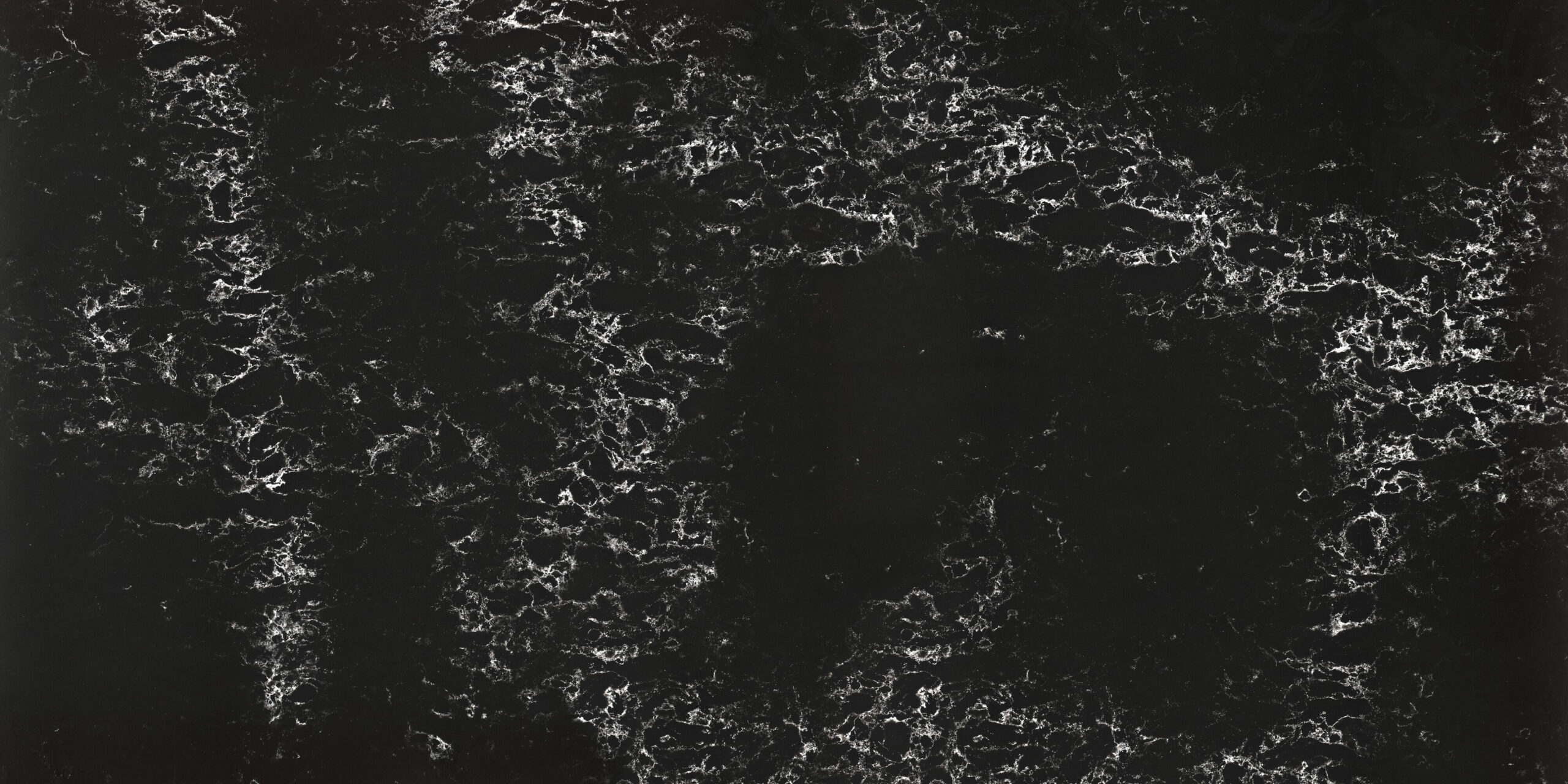 Küchenarbeitsplatte aus Konglomerat nach Maß, Schwarz – Technistone Pearl Delta - poliert